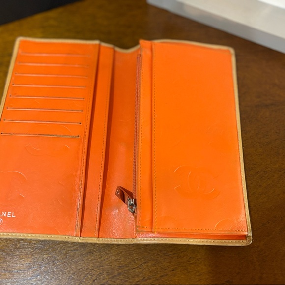 CHANEL Cambon Line Large Beige Yellow 
Calfskin Leather wallet - Picture 4 of 12